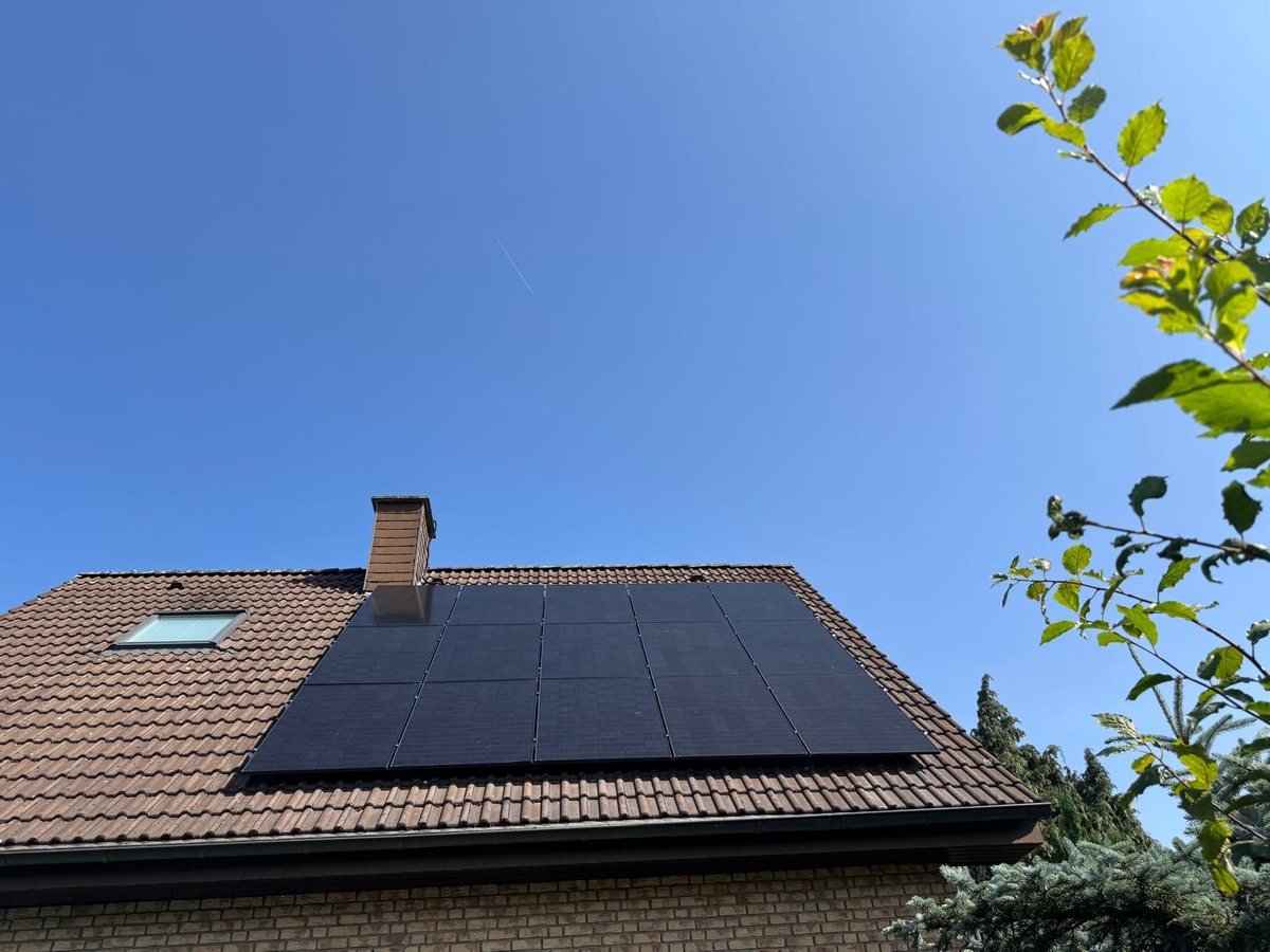 Photovoltaikanlage von MP Elektro-& Energietechnik auf einem Wohnhausdach